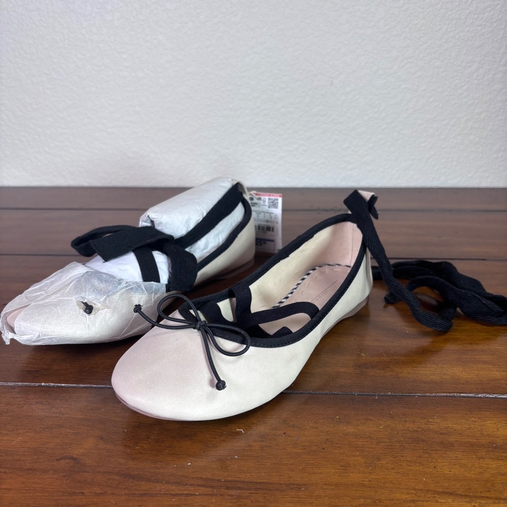 Zara Ballet Flats Girls Size 35 Cream Black Ribbon Ankle Tie NWT Ballerina Shoe